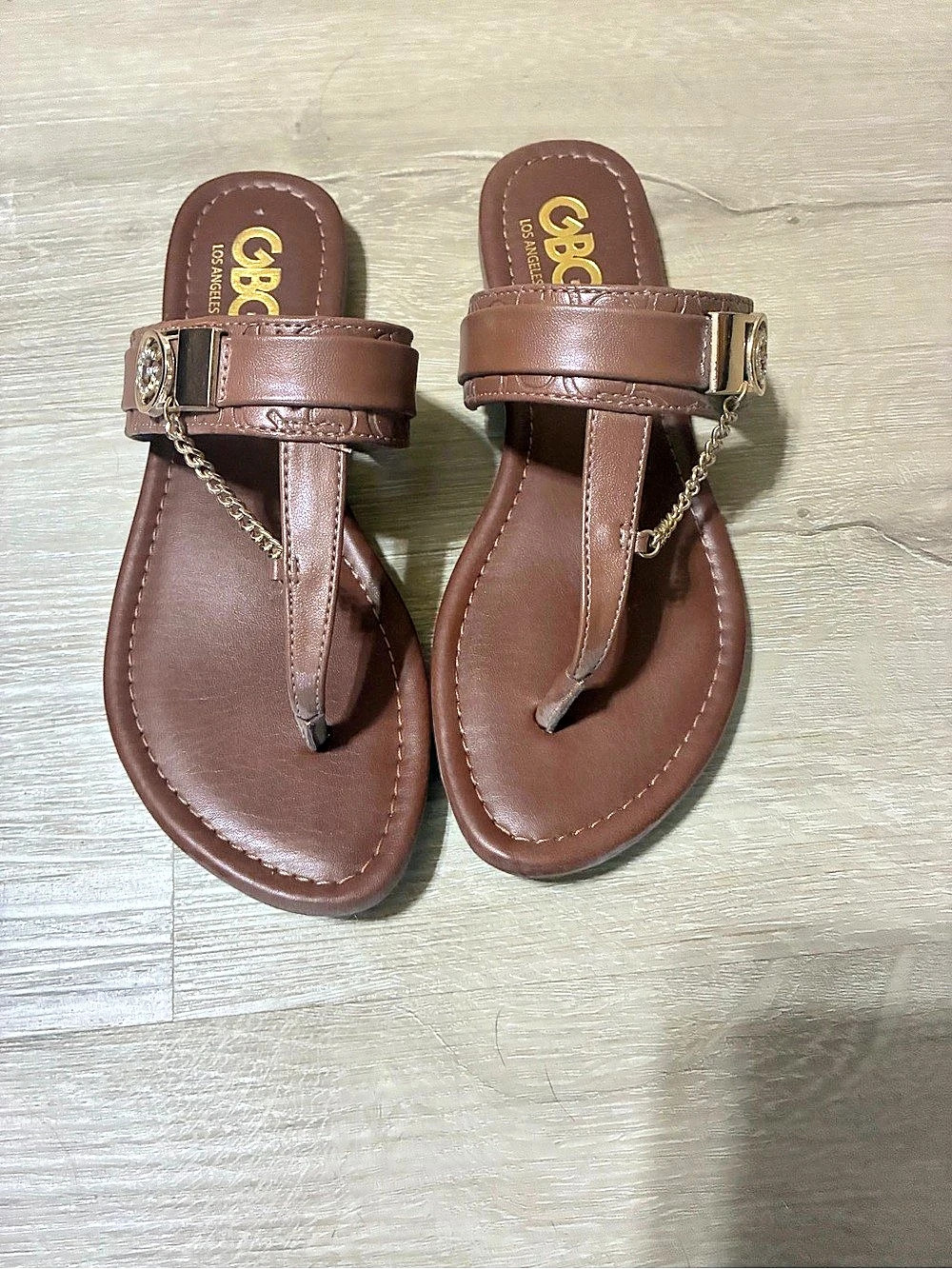 GBG Los Angeles Glennie Brown Signature Chain Toe Sandals